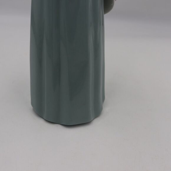 Lladro 5010 Prissy Girl in Blue Dress with Hat Figurine Statuette - Picture 7 of 16